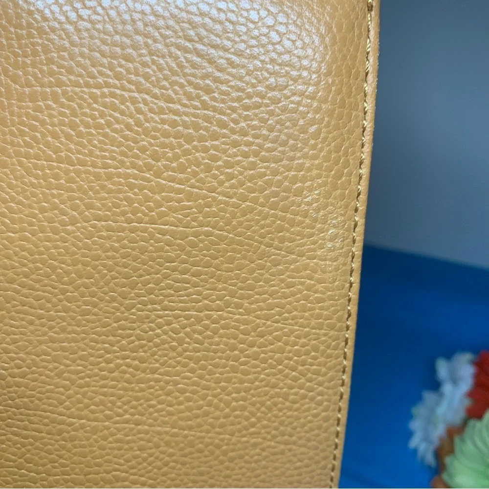 Burberry Tan Leather Tote Bag - Picture 9 of 16